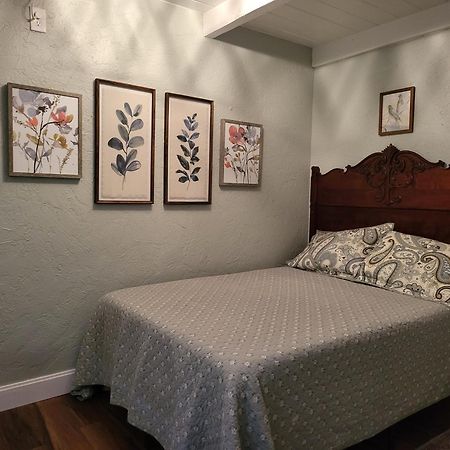 Smart Solution - Individual Private Bed-Pods In Gorgeous Shared Space - Women Only Dorm In Room 5 - Coed House - Full-Sized Mattresses In Individual Pods - With Built-In Private Storage - Gorgeous Shared Room - Affordable Luxury - Sparrow House Phoenix Buitenkant foto